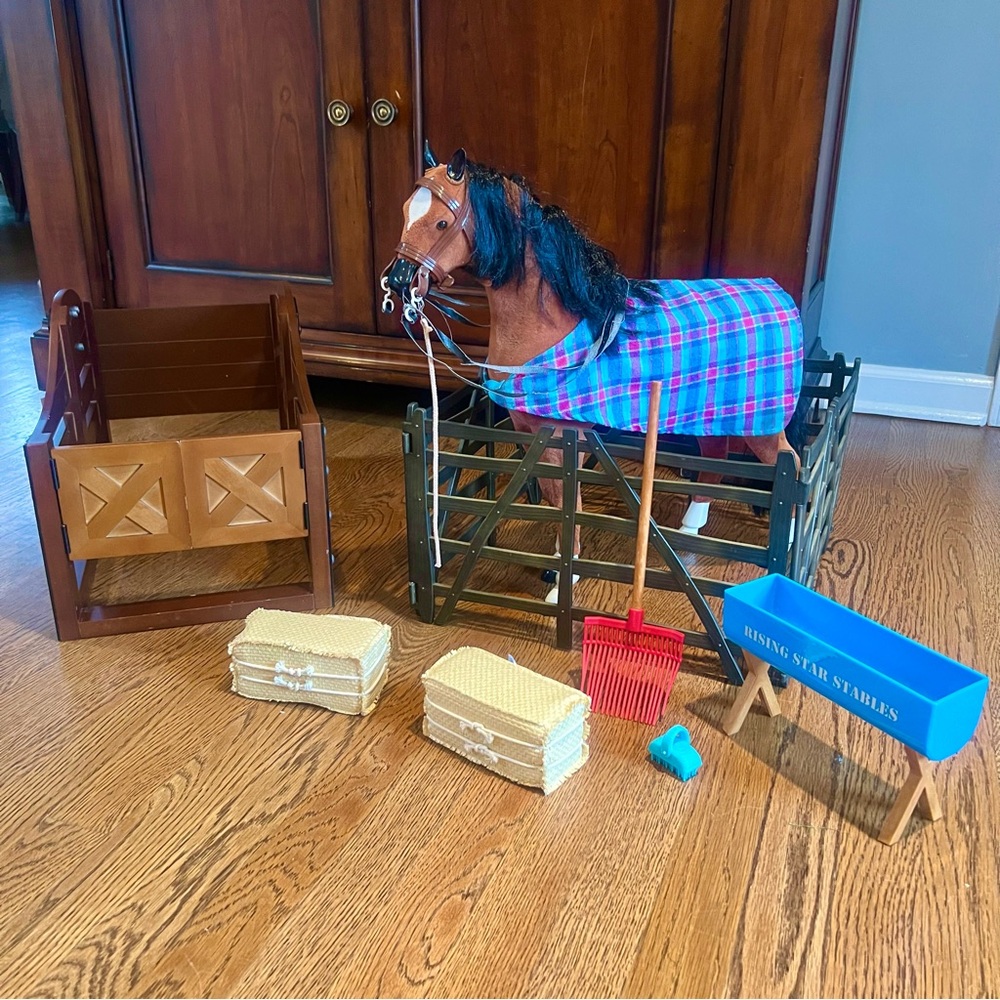 American Girl Rising Star Horse Stable Set & Horse